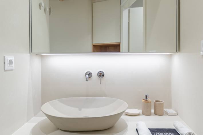 Deluxe Semi-Basement Apartment in Naxos